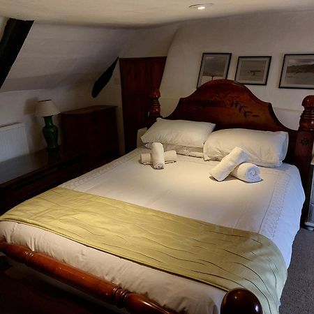 Stable Cottage - Sleeps 6, Near Lulworth Cove Дорчестър Екстериор снимка