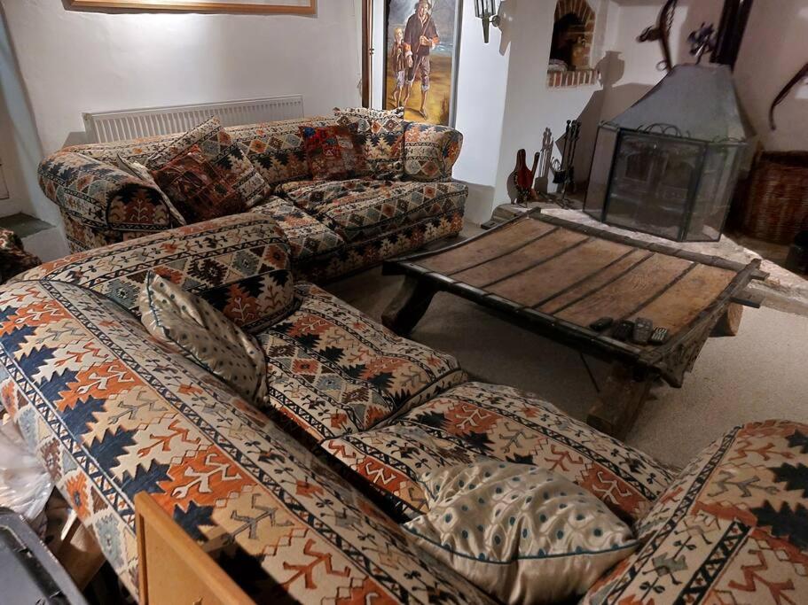 Stable Cottage - Sleeps 6, Near Lulworth Cove Дорчестър Екстериор снимка
